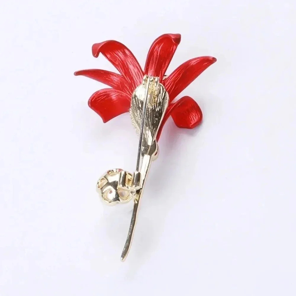 VQ Flower Brooch - Picture 5 of 7